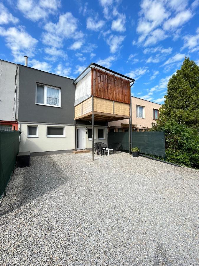 Amira Apartman Komárno Buitenkant foto